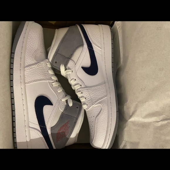 Nike Air Jordan 1 Mid PI Paris White Midnight Navy Sneakers DR8038-100 Men's 8.5 - Picture 3 of 6